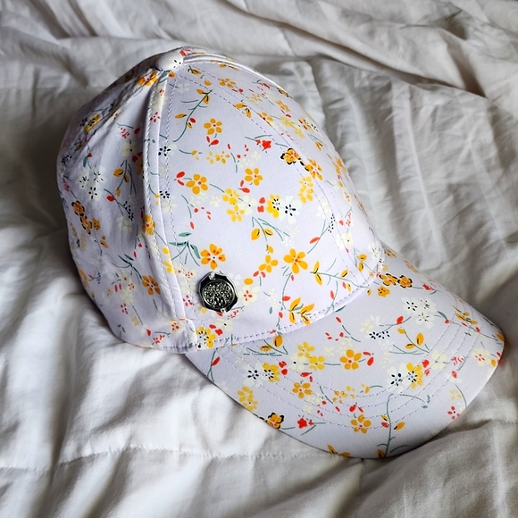 Vince Camuto Hat - Picture 1 of 4